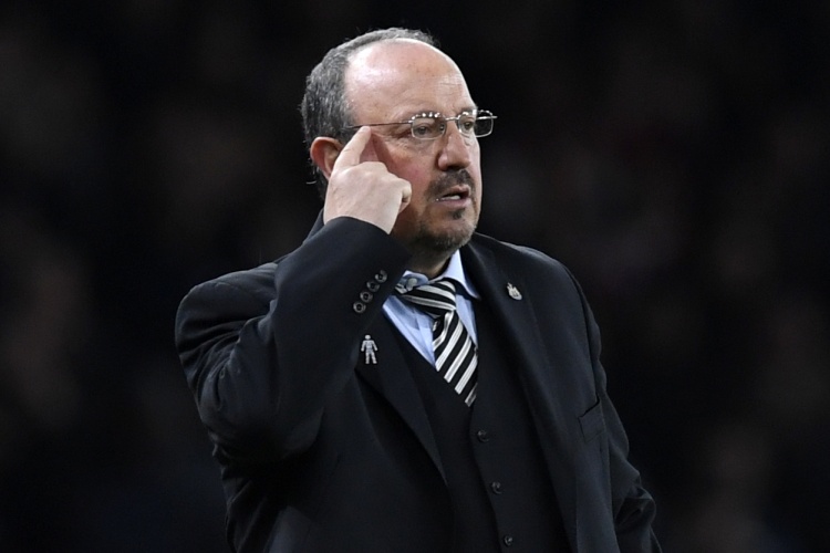 讨论结束❌贝尼特斯:我知道你们最后要问梅or罗,所以我选萨拉赫